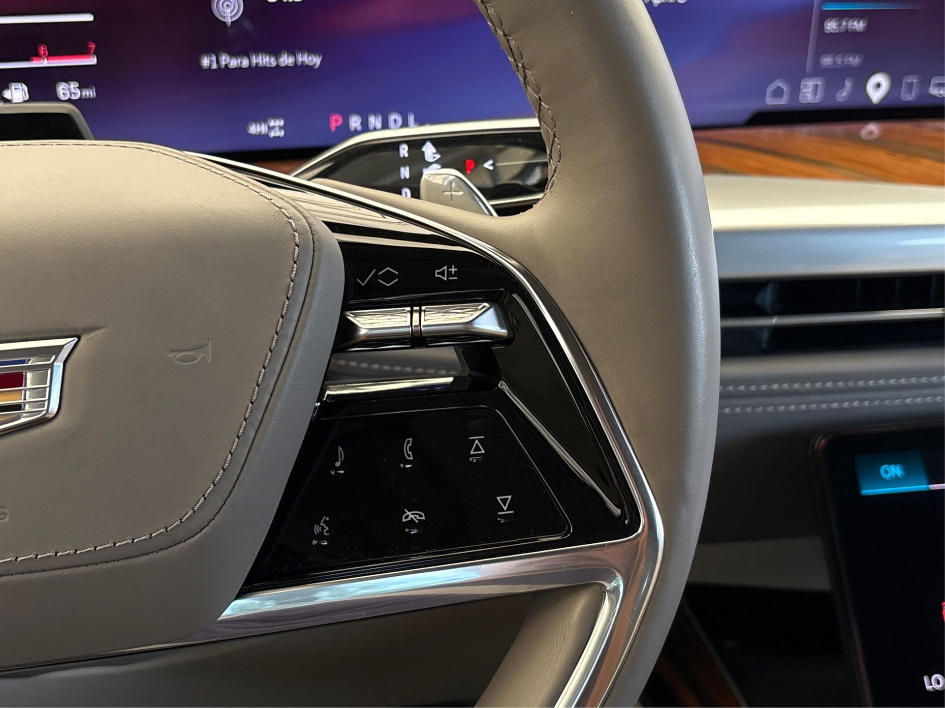 Used 2025 Cadillac Escalade ESV Sport Platinum image 30