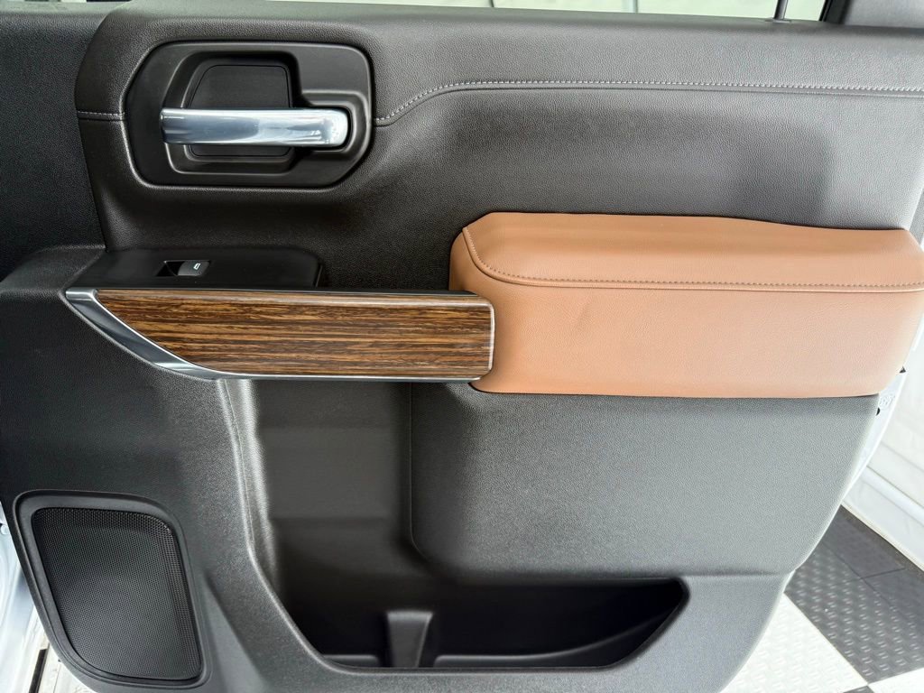 Used 2023 Chevrolet Silverado 3500 High Country w/ Z71 Off-Road Package image 28