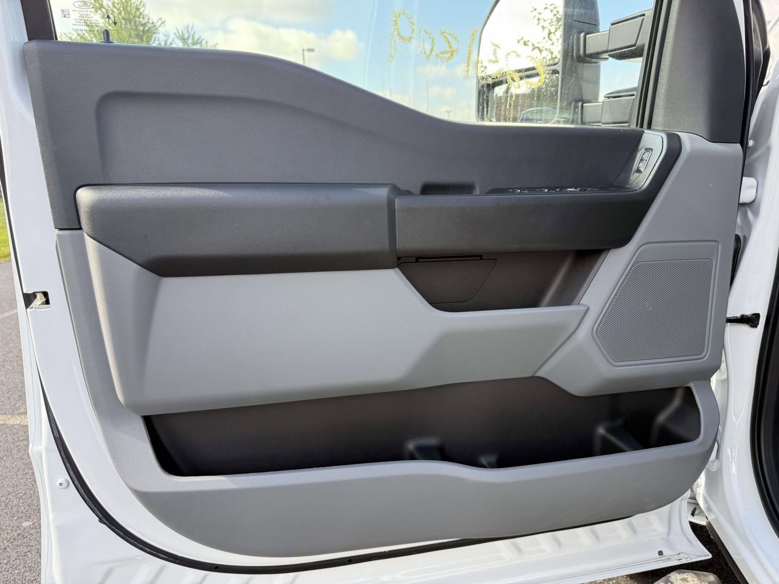 New 2025 Ford F350 XL w/ XL Chrome Package image 8