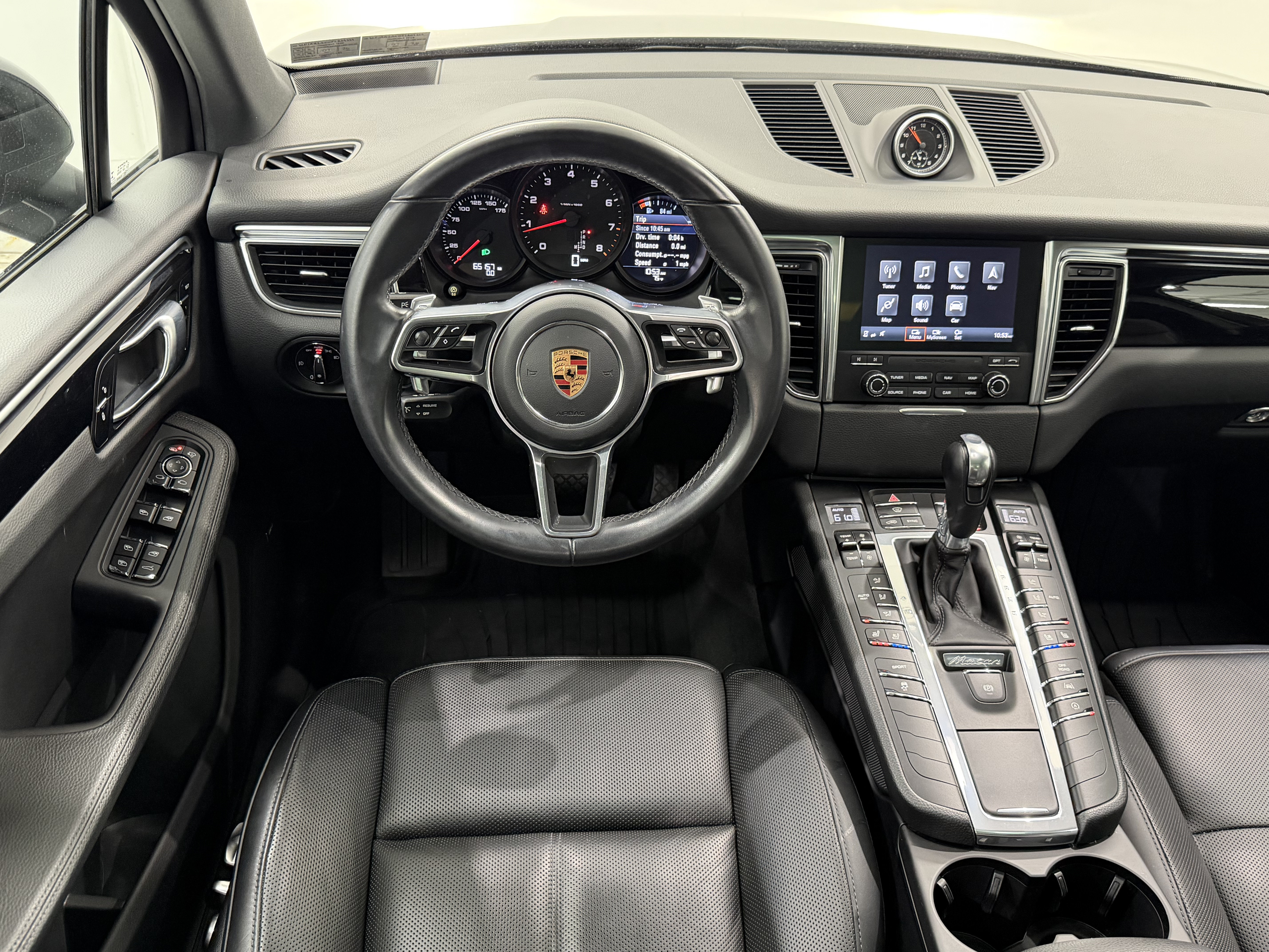 Certified 2018 Porsche Macan AWD/4WD image 25