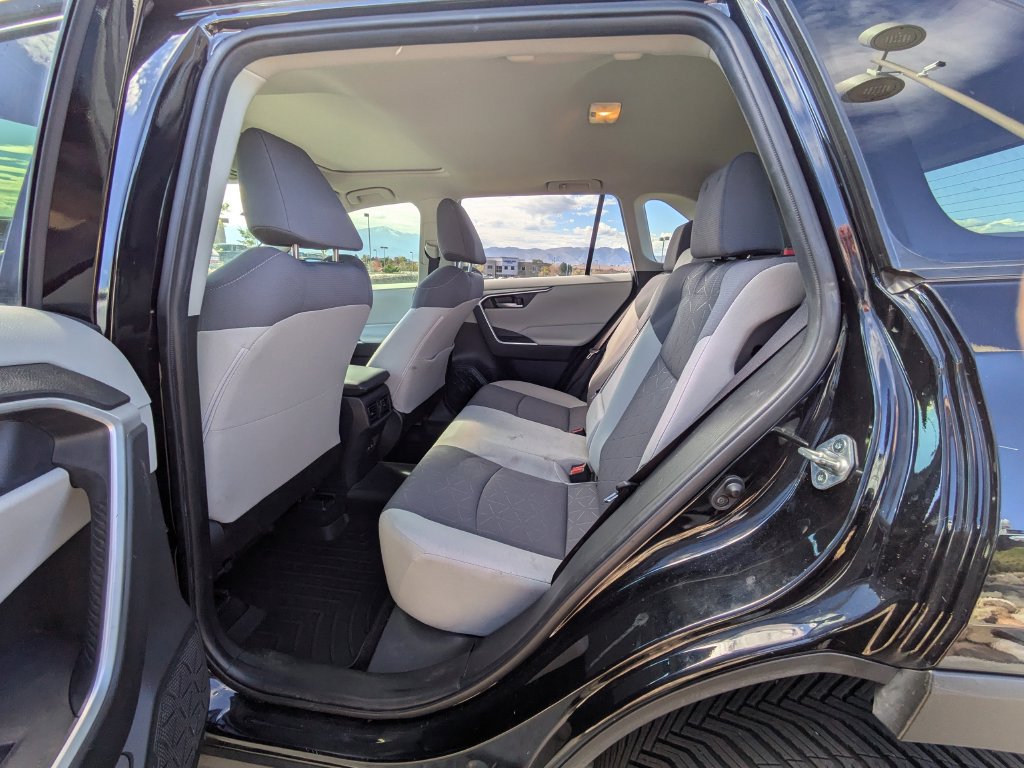 Used 2020 Toyota RAV4 XLE w/ Convenience Package AWD/4WD image 28