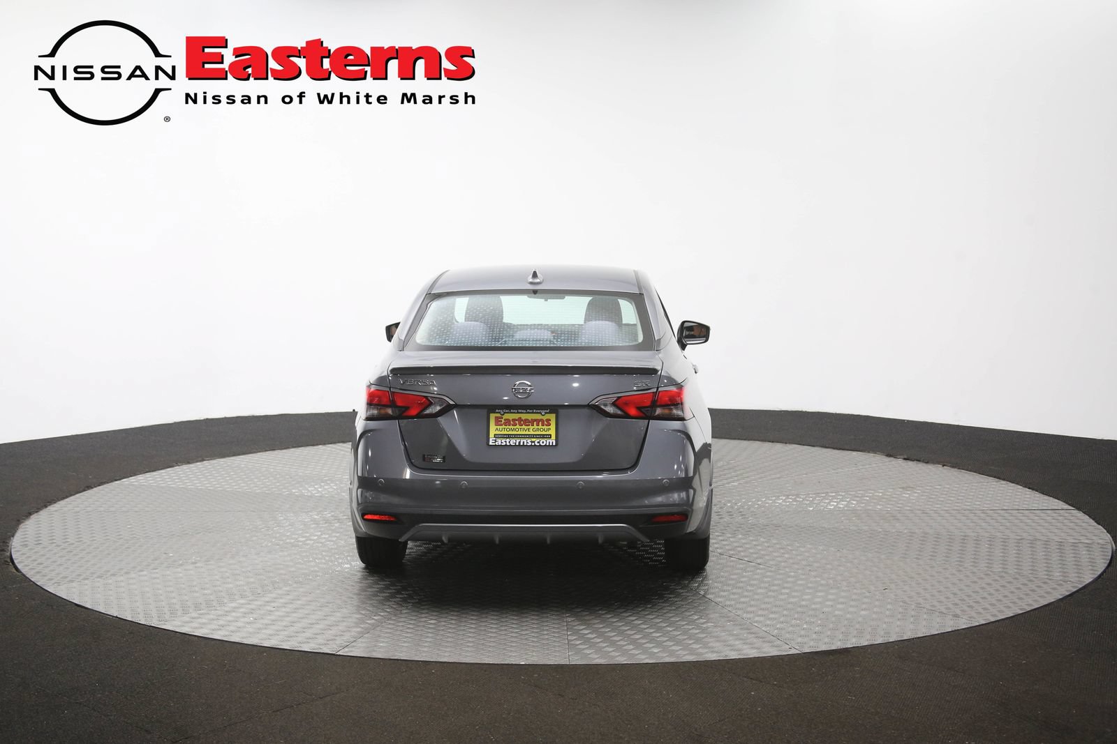 Used 2021 Nissan Versa SR FWD image 35