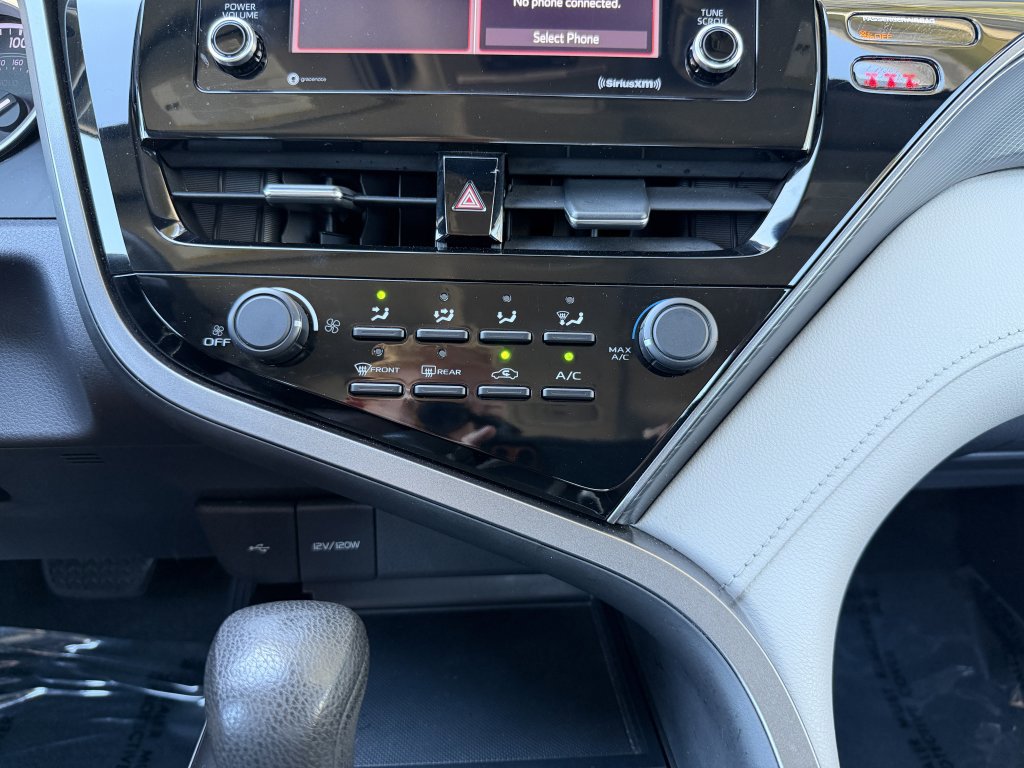 Used 2021 Toyota Camry LE image 22