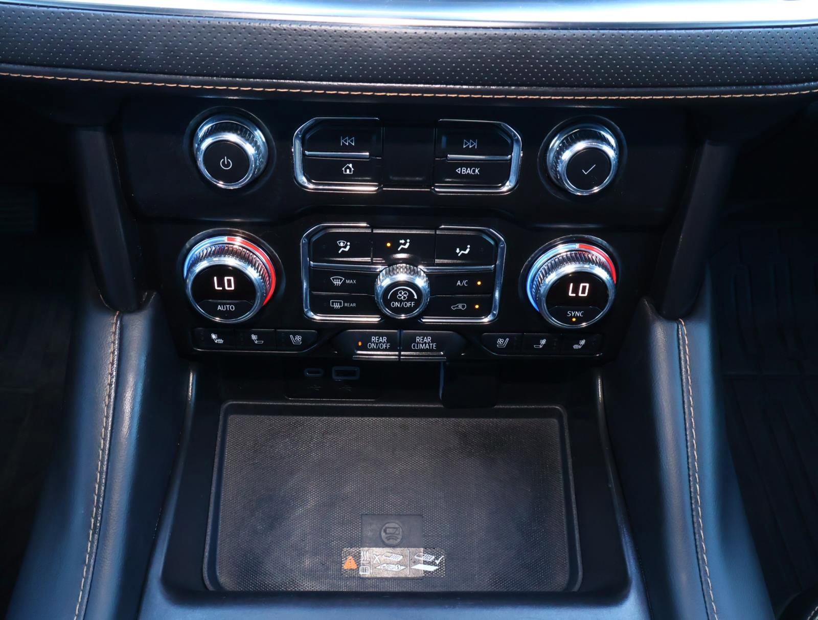 Used 2023 GMC Yukon AT4 w/ AT4 Premium Package image 28