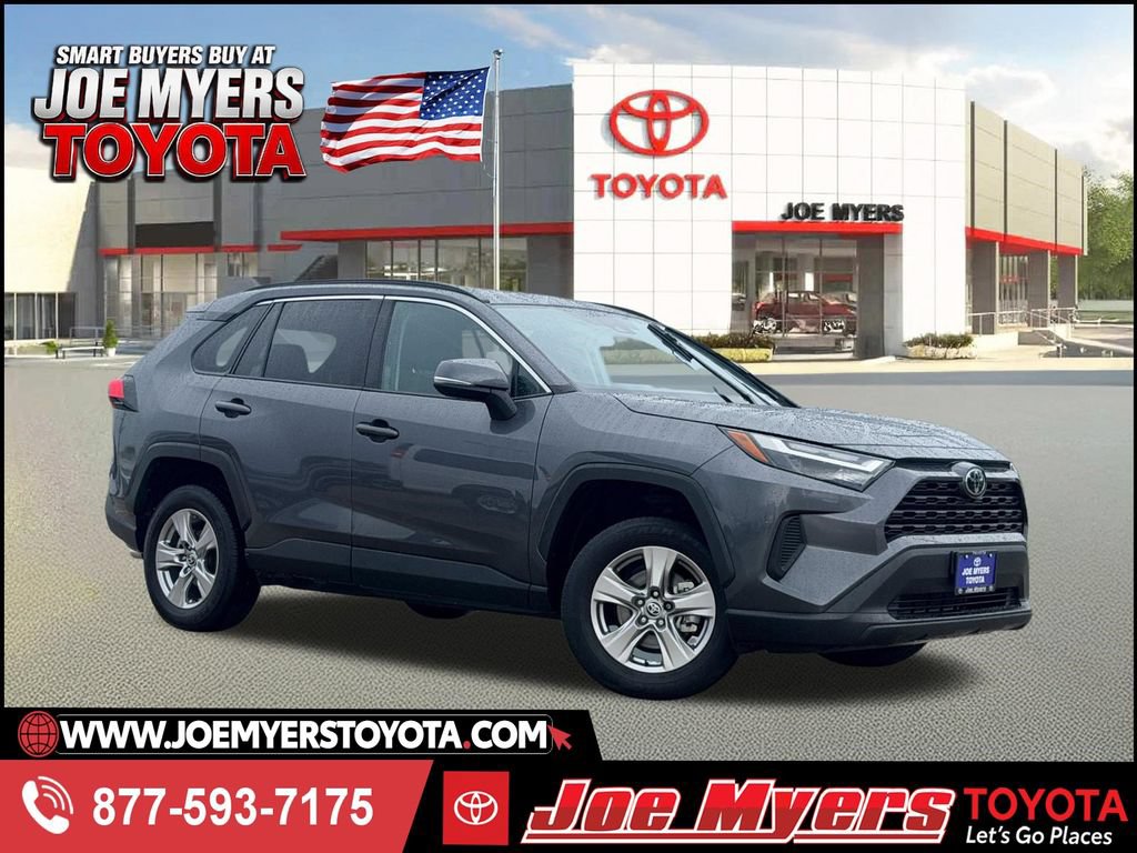 Used 2025 Toyota RAV4 XLE FWD image 1