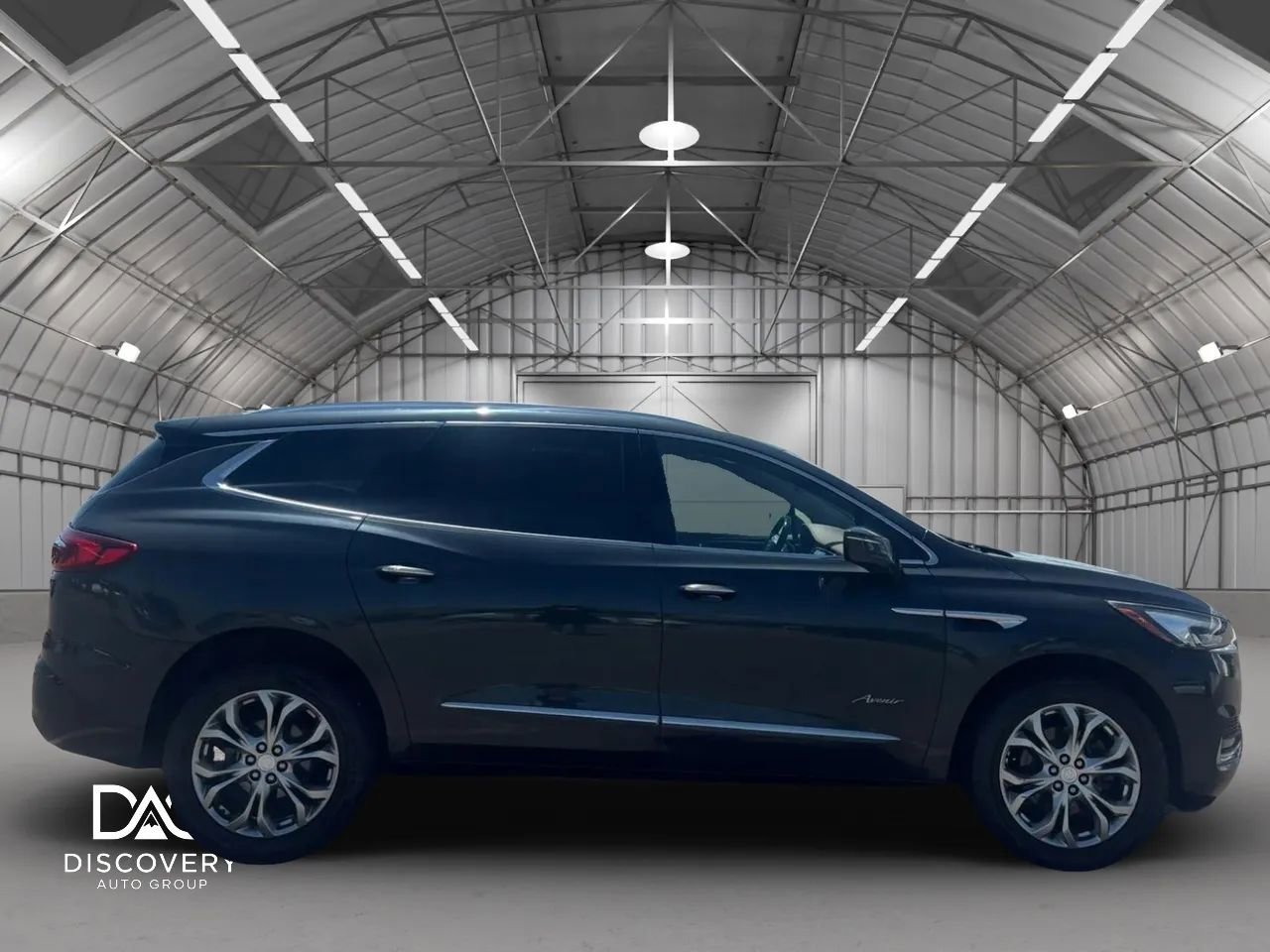 Used 2018 Buick Enclave Avenir w/ Avenir Technology Package AWD/4WD image 4
