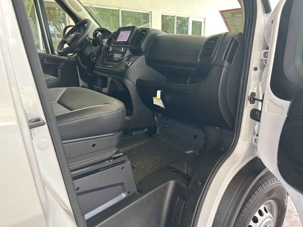 Used 2025 RAM ProMaster 2500 w/ Convenience Group FWD image 24