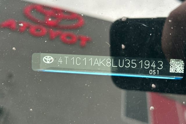 Used 2020 Toyota Camry LE image 3