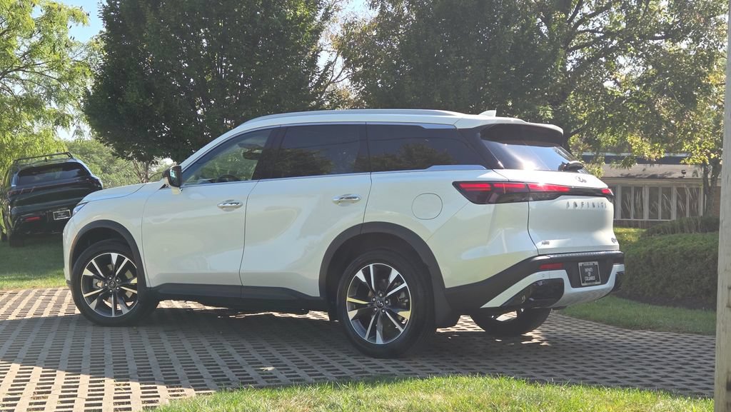 Used 2023 INFINITI QX60 Luxe w/ Cargo Package AWD/4WD image 8