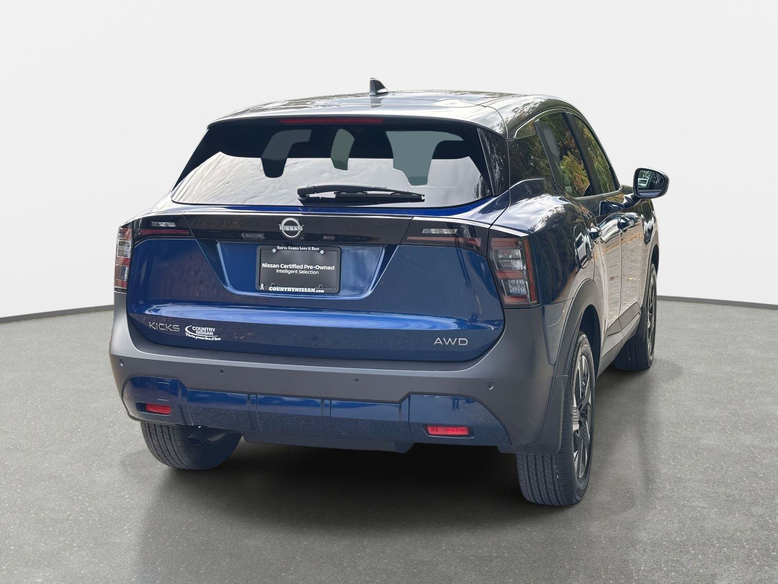 Used 2025 Nissan Kicks SV image 5