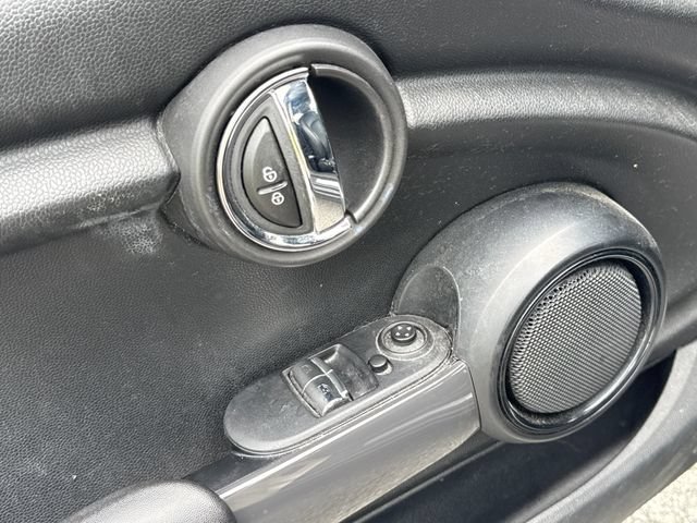 Used 2016 MINI Cooper 2-Door Hardtop FWD image 23