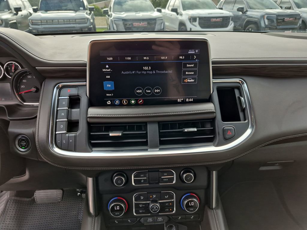 Used 2021 Chevrolet Tahoe Z71 w/ Luxury Package AWD/4WD image 26