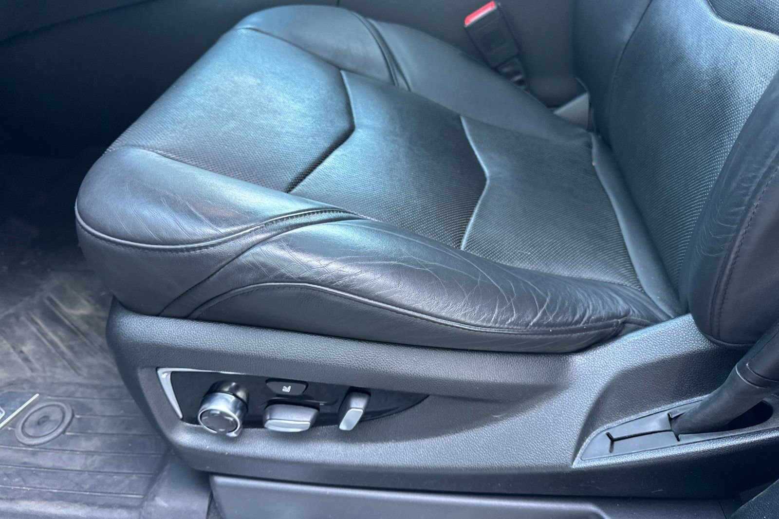 Used 2019 Cadillac Escalade ESV Platinum image 14