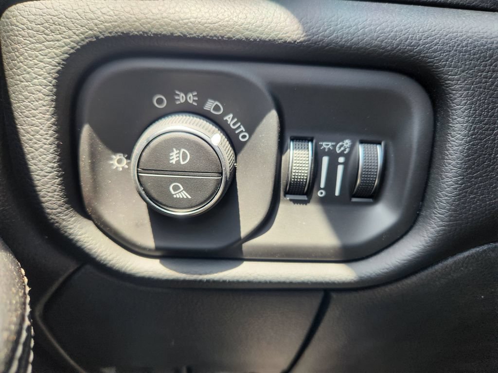 New 2026 RAM 2500 Laramie w/ Night Edition AWD/4WD image 20