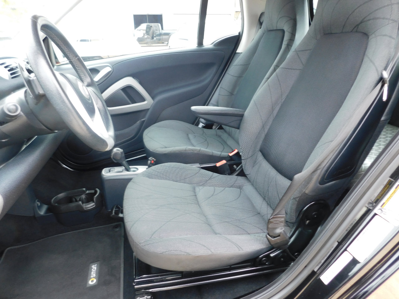 Used 2014 smart fortwo pure image 12