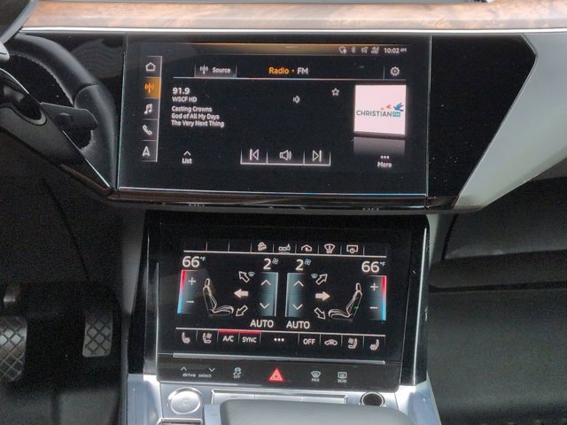 Used 2019 Audi e-tron Prestige w/ Prestige Package image 18