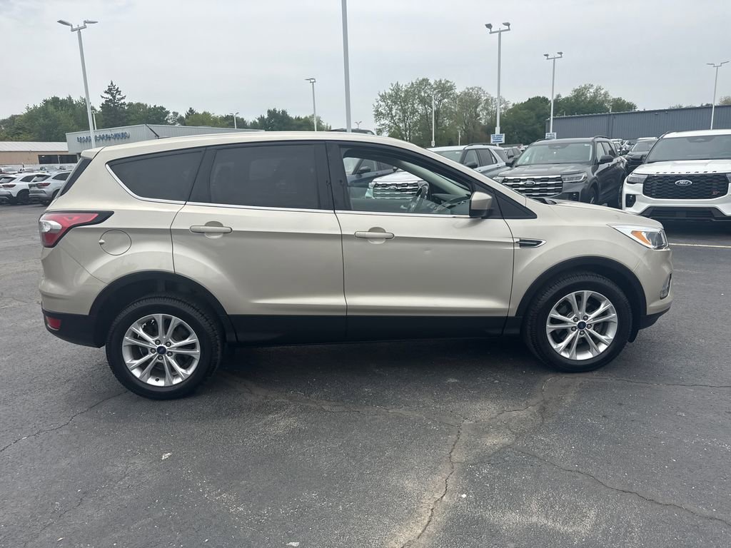 Used 2017 Ford Escape SE FWD image 6