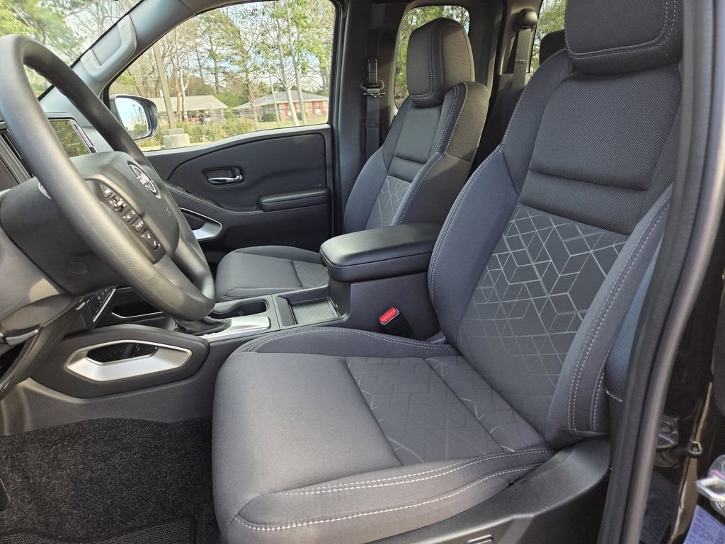 Certified 2025 Nissan Frontier SV image 11