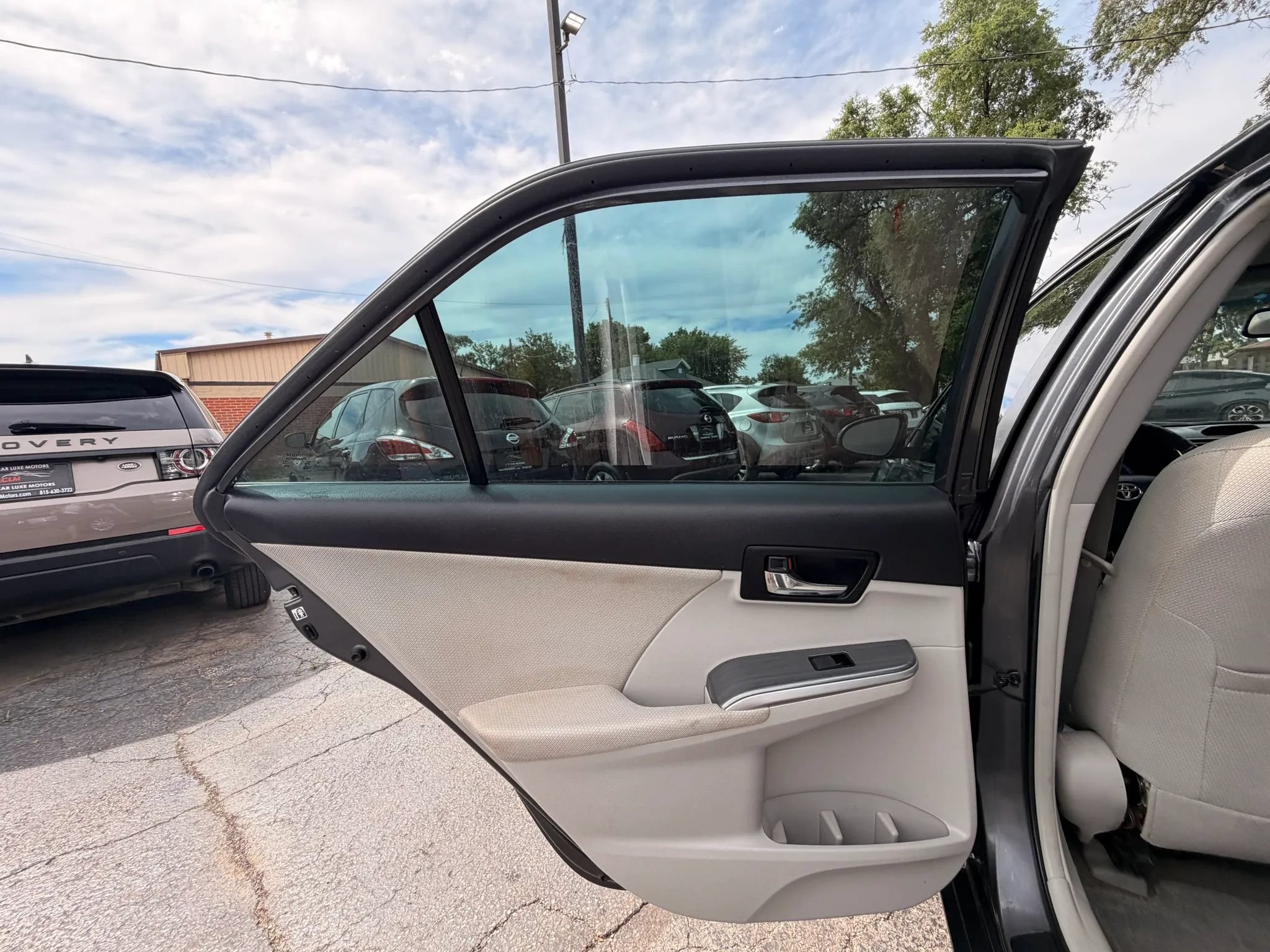 Used 2012 Toyota Camry XLE w/ Convenience Pkg FWD image 15
