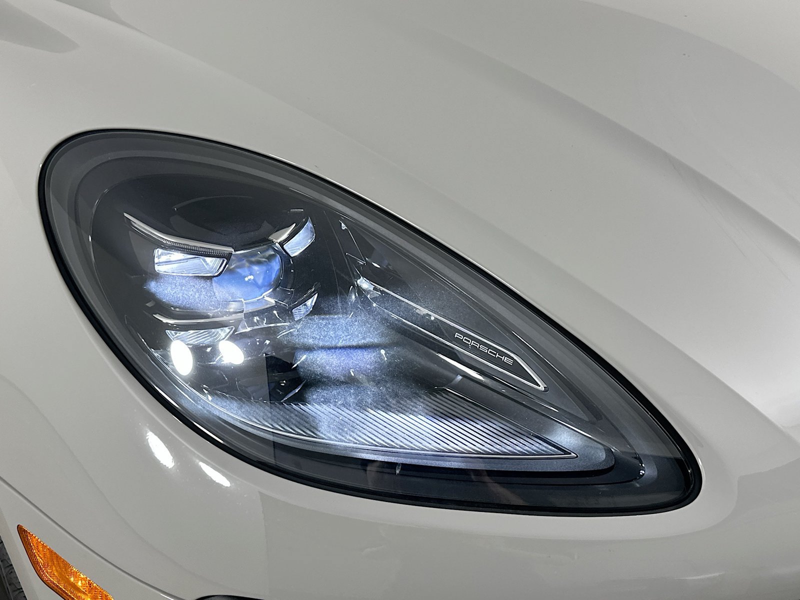 New 2026 Porsche Macan AWD/4WD image 9