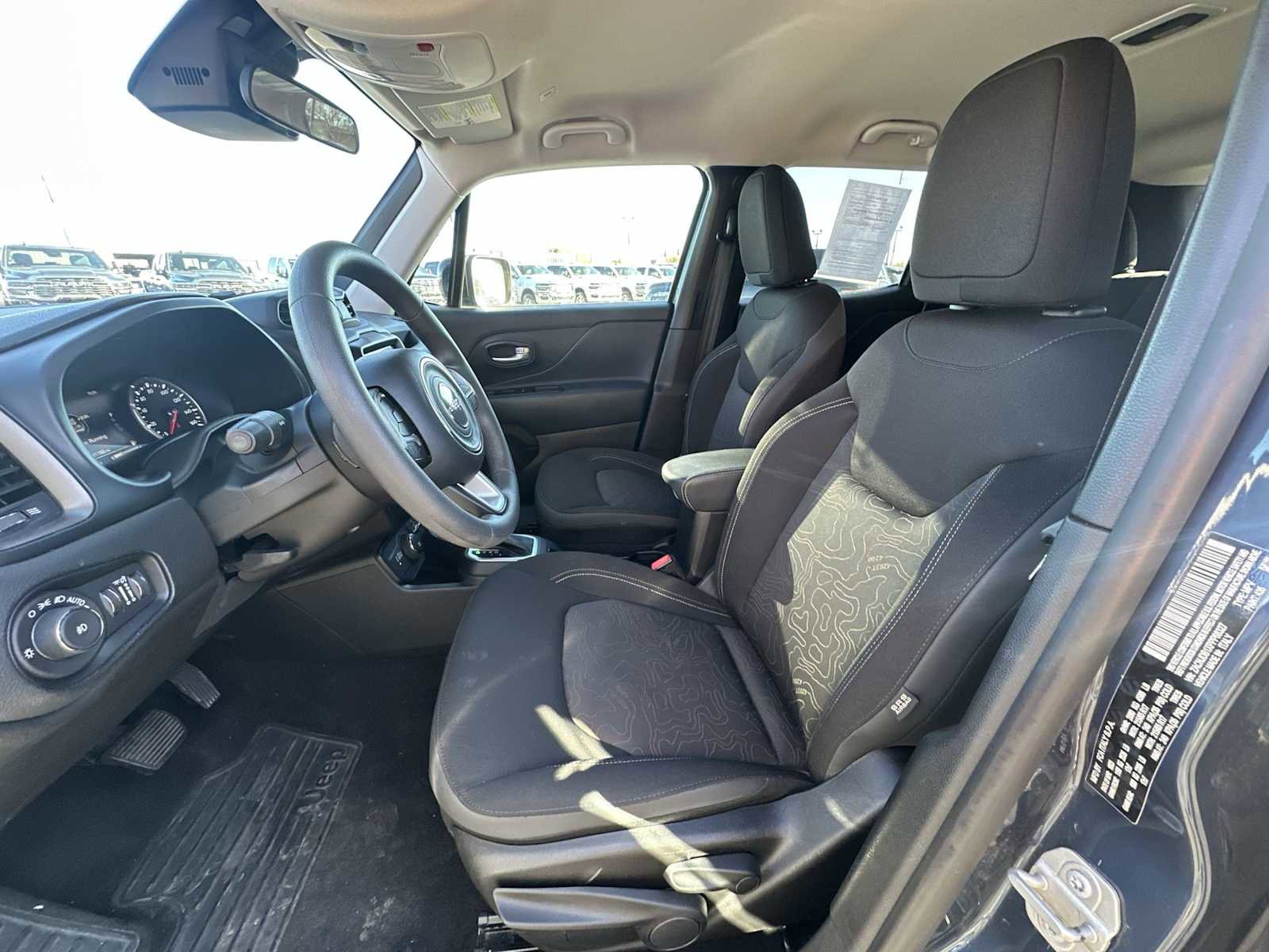 Used 2023 Jeep Renegade Latitude image 13