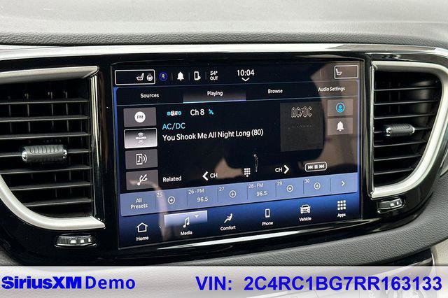 Certified 2024 Chrysler Pacifica Touring-L FWD image 29