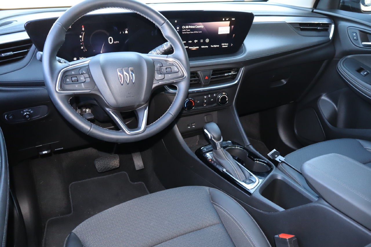 Used 2024 Buick Encore GX Preferred FWD image 4