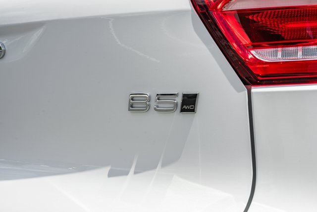 Certified 2025 Volvo XC40 B5 Plus w/ Protection Package Premier image 7