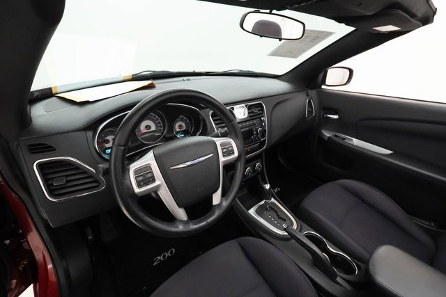 Used 2013 Chrysler 200 Touring image 9
