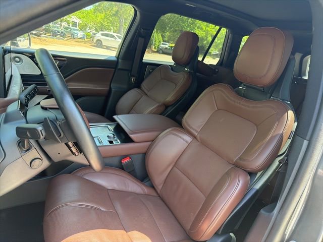 Used 2025 Lincoln Aviator Reserve w/ Luxury Package AWD/4WD image 10