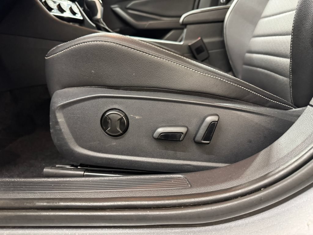 Used 2024 Volkswagen Jetta SE FWD image 26