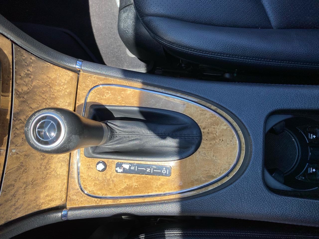 Used 2008 Mercedes-Benz E 350 4MATIC Sedan image 13