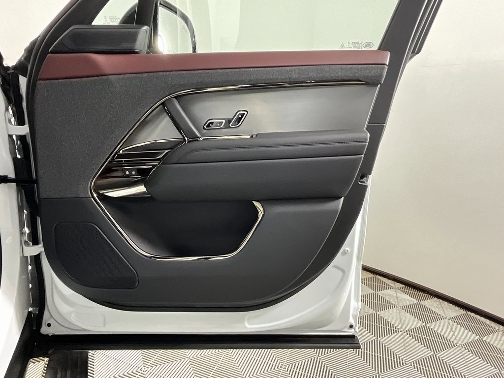 Certified 2024 Land Rover Range Rover Sport Dynamic SE image 21