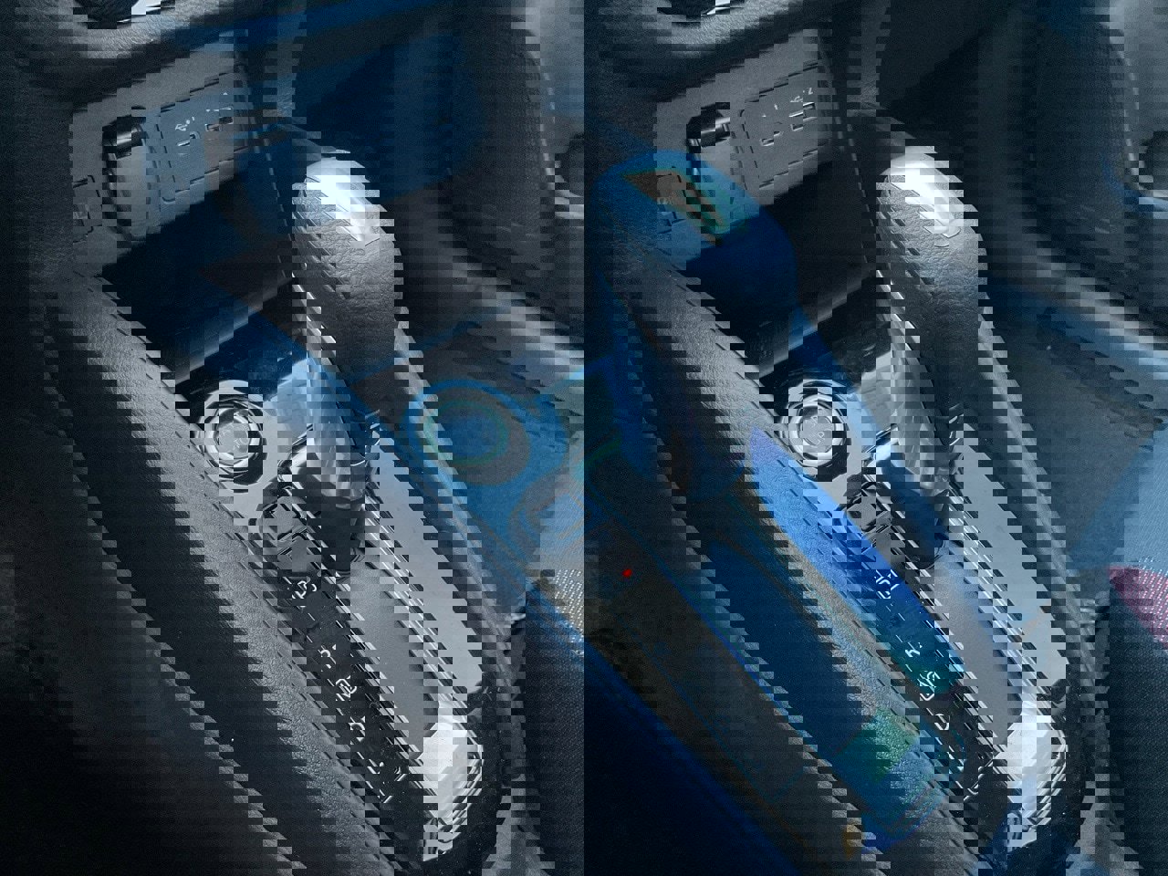 New 2025 Nissan Versa SR w/ Trunk Package image 31