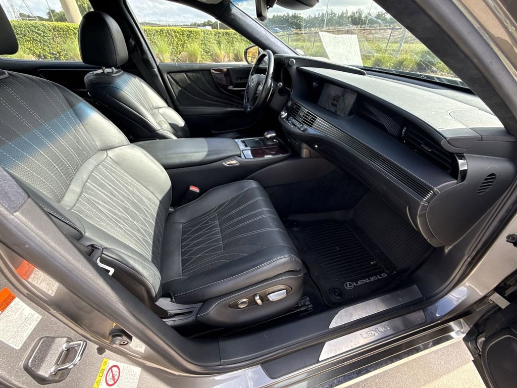 Used 2018 Lexus LS 500 w/ Interior Upgrade Package RWD image 15