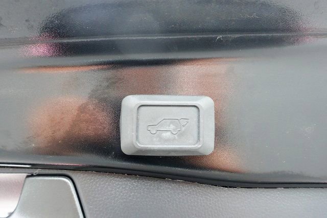 Used 2022 Toyota RAV4 XLE image 29