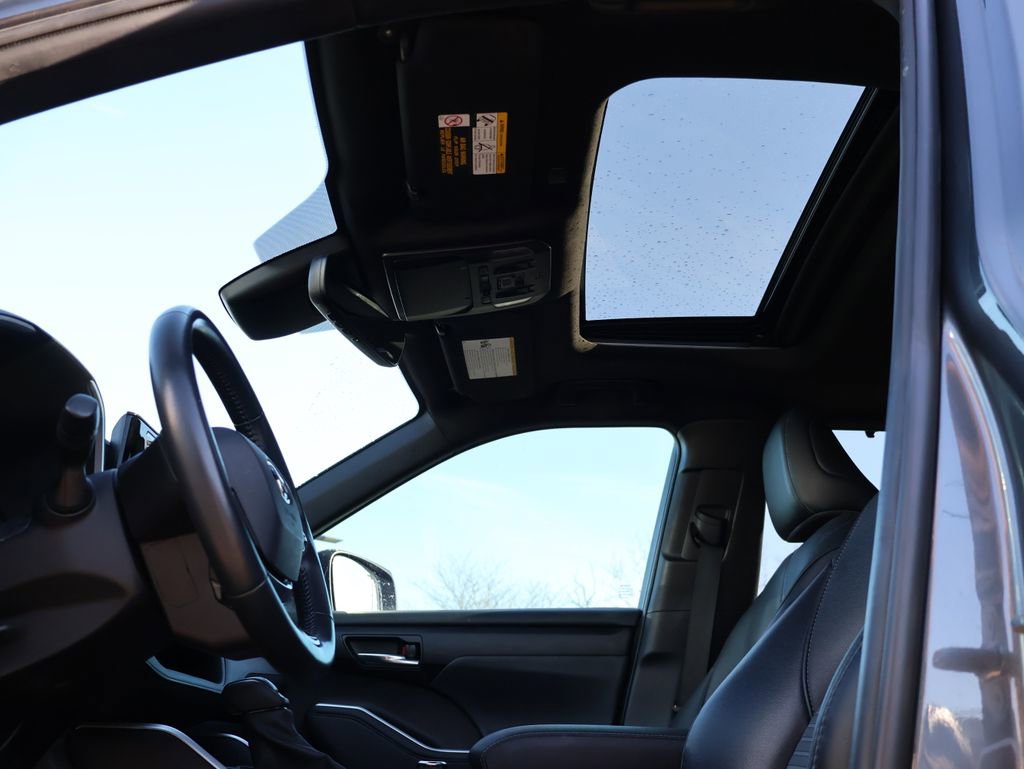 Used 2021 Toyota Highlander XSE image 37