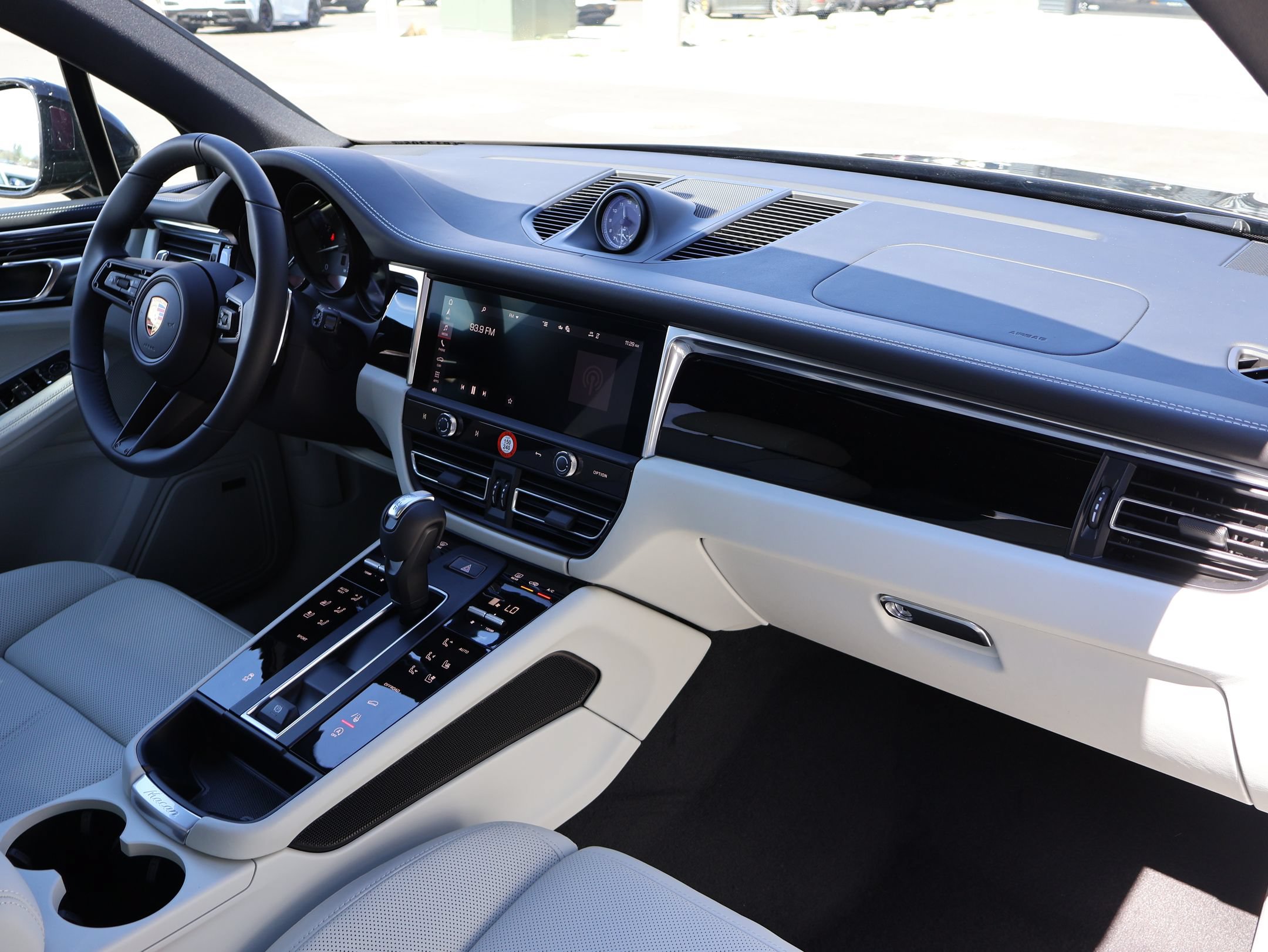 New 2026 Porsche Macan AWD/4WD image 27