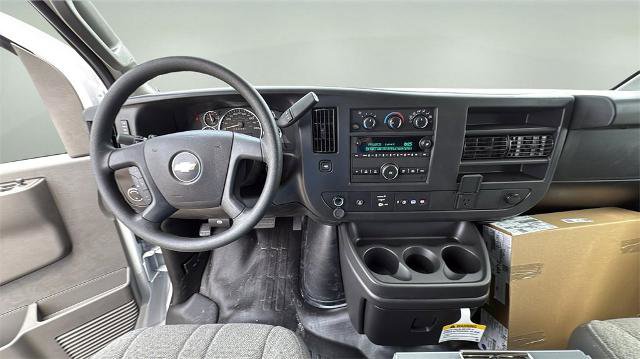 New 2025 Chevrolet Express 2500 Work Van 3D Extended Cargo Van w/ Driver Convenience Package image 9