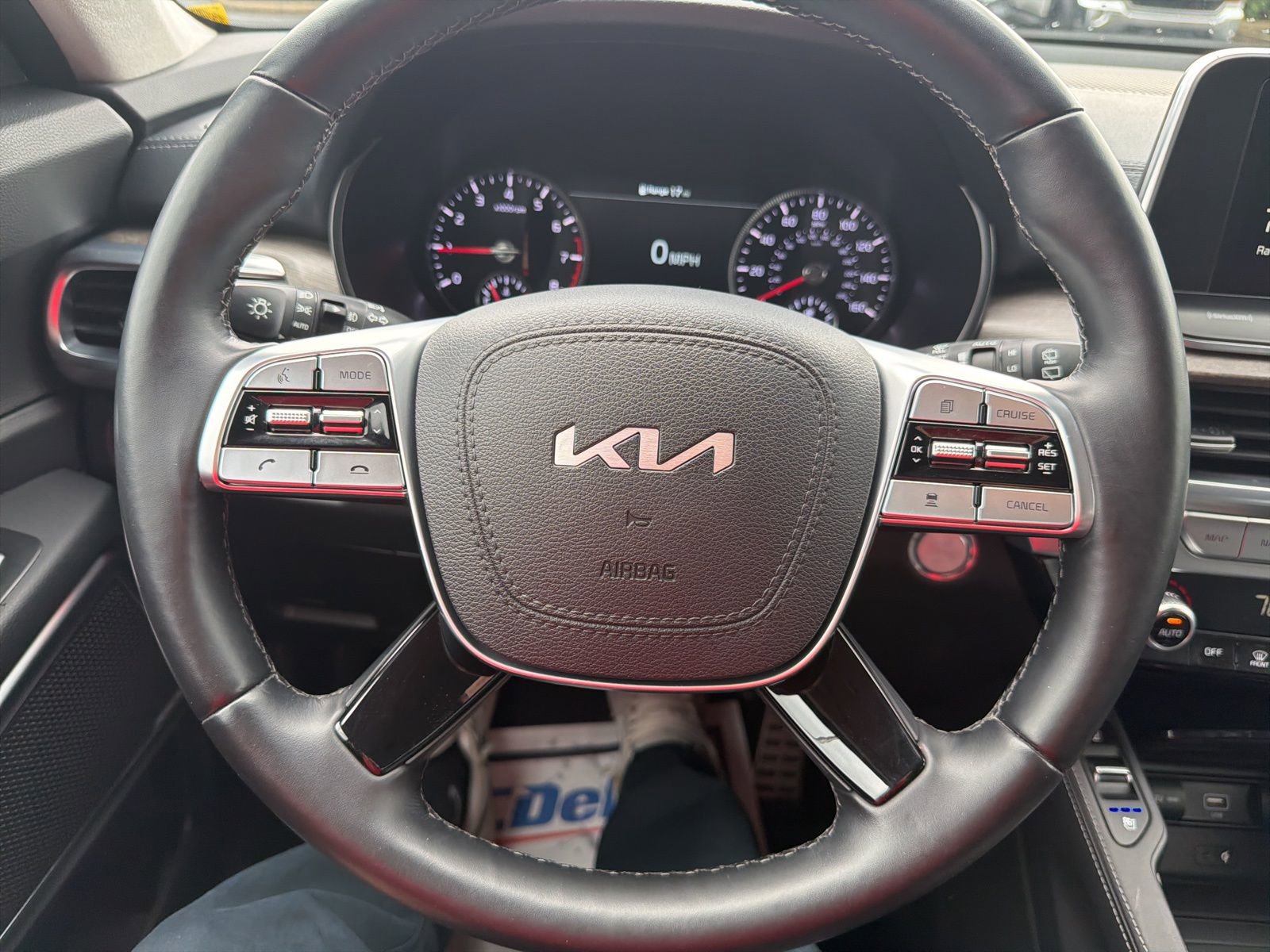 Used 2022 Kia Telluride SX w/ SX Prestige Package image 13