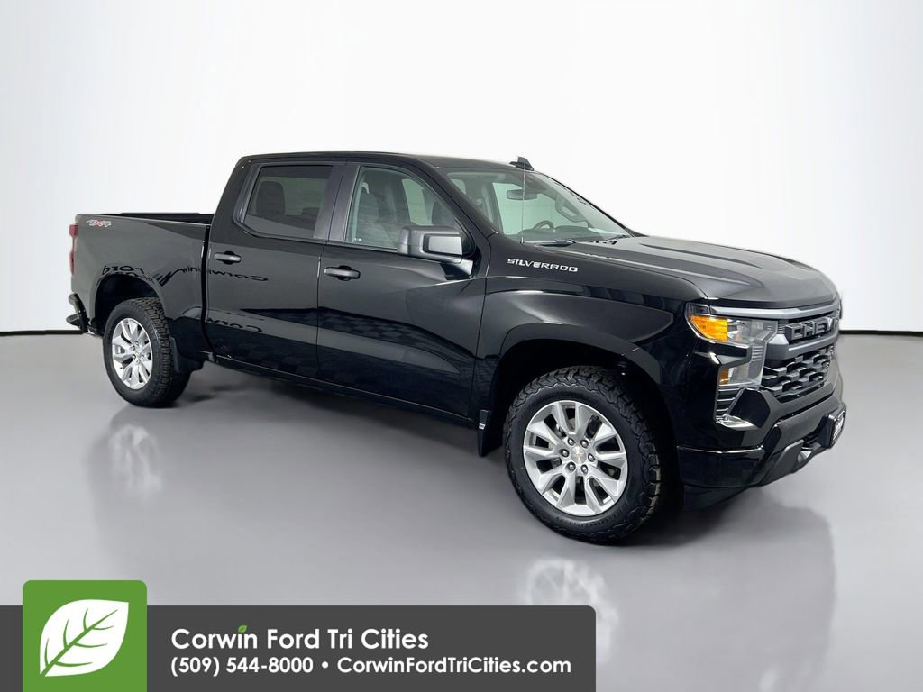 Used 2023 Chevrolet Silverado 1500 Custom image 1