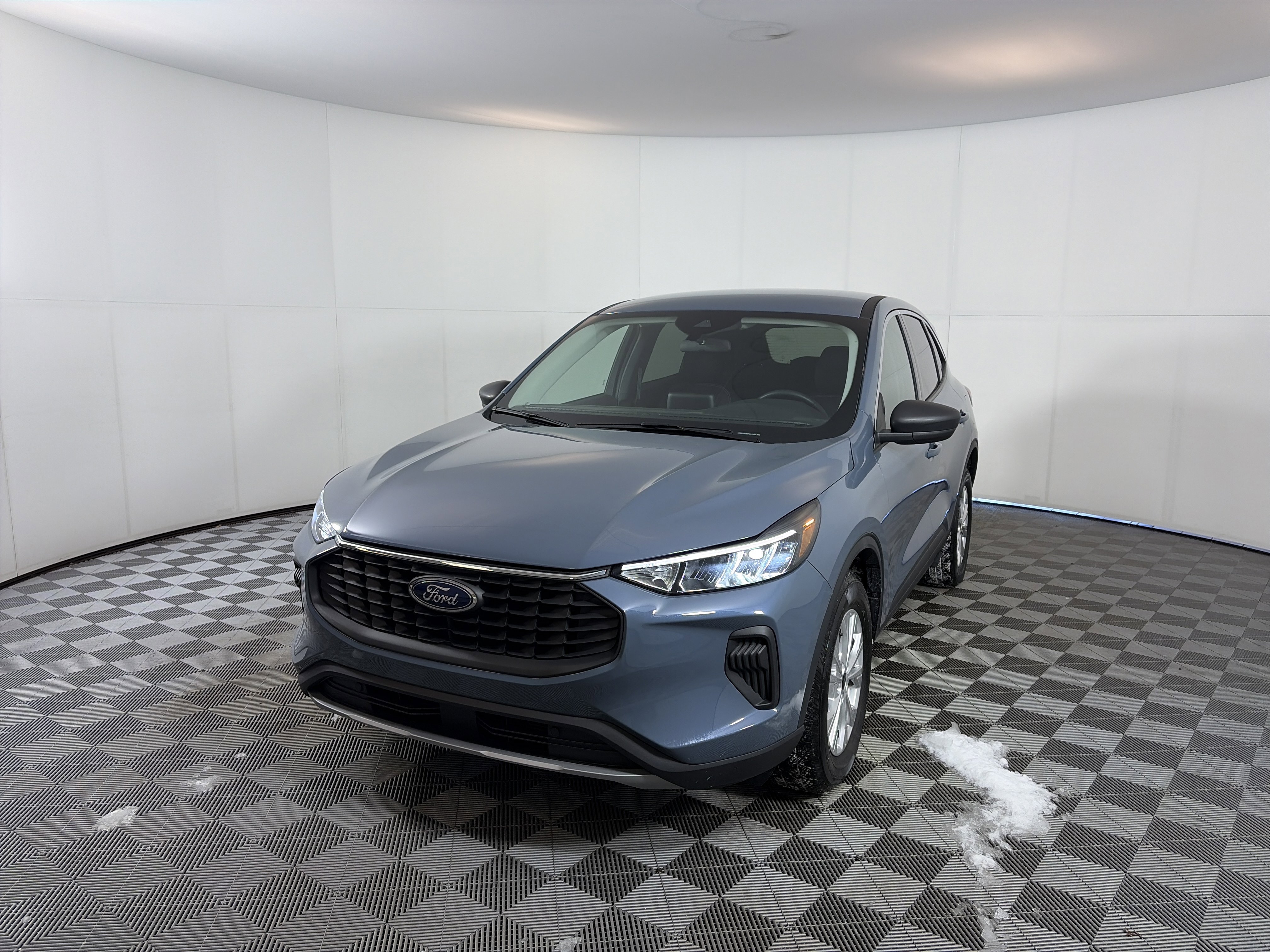 Used 2023 Ford Escape Active image 2