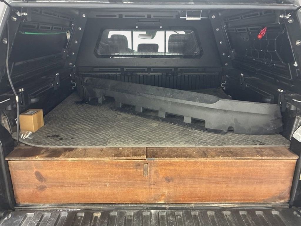 Used 2022 Toyota Tacoma TRD Sport image 11