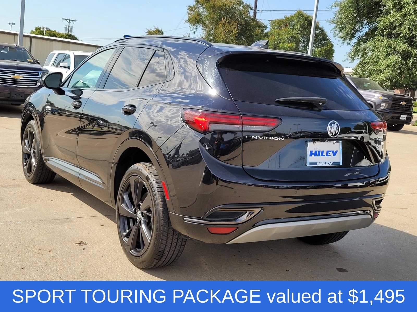 Used 2023 Buick Envision Essence w/ Sport Touring Package FWD image 3