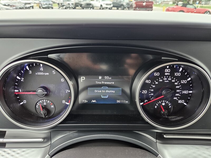Used 2024 Kia Carnival LX FWD image 18