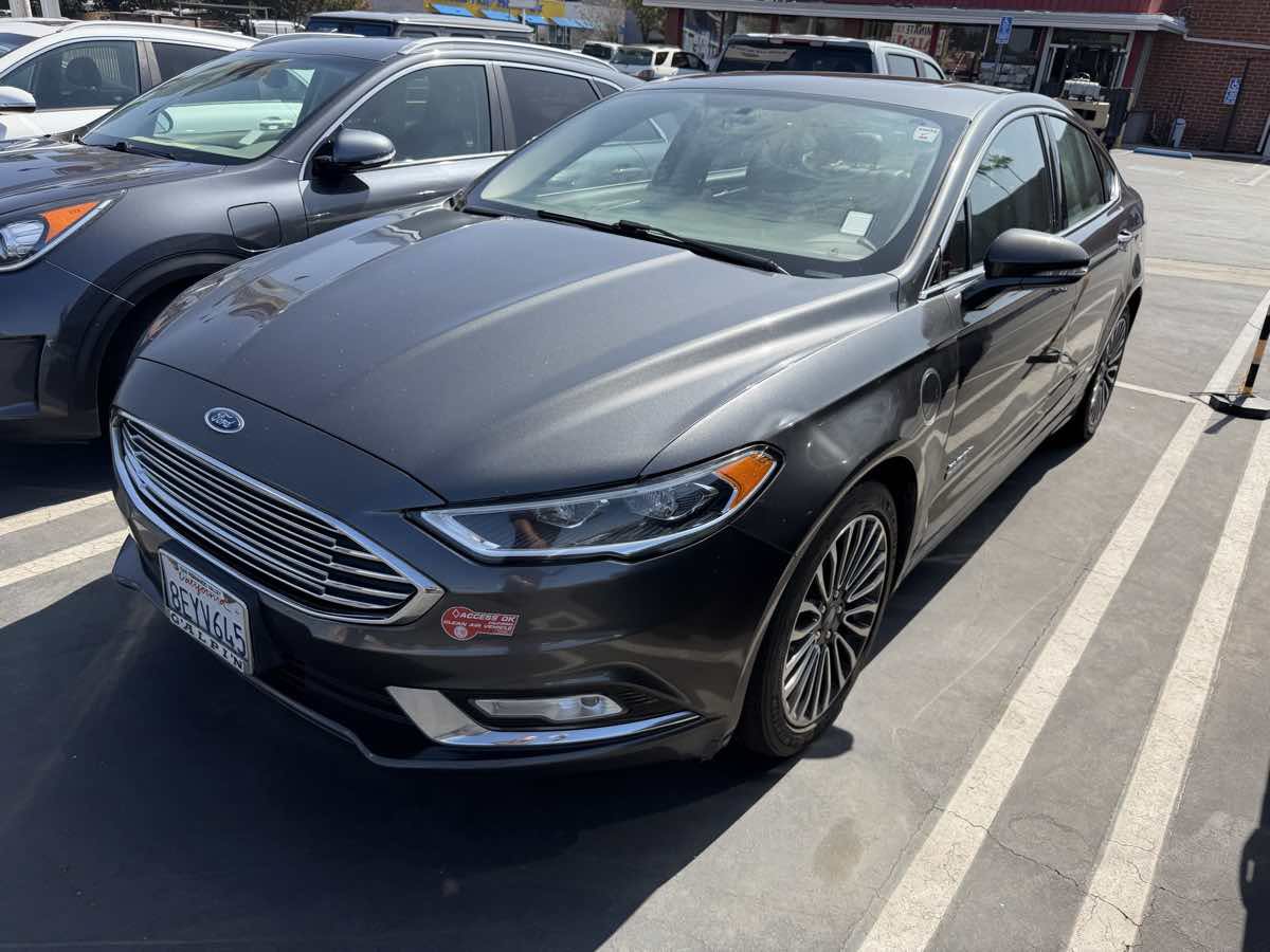 Used 2018 Ford Fusion Energi Titanium FWD image 4