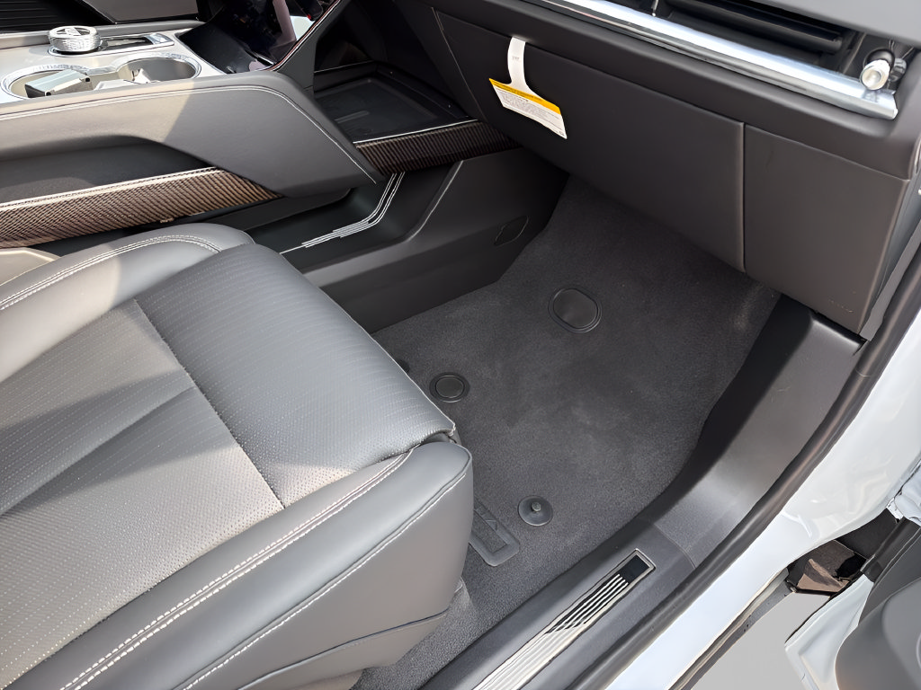 New 2027 Cadillac Vistiq Sport AWD/4WD image 38
