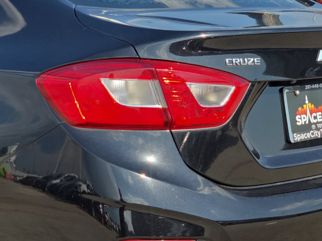 Used 2019 Chevrolet Cruze LS w/ LS Convenience Package FWD image 25