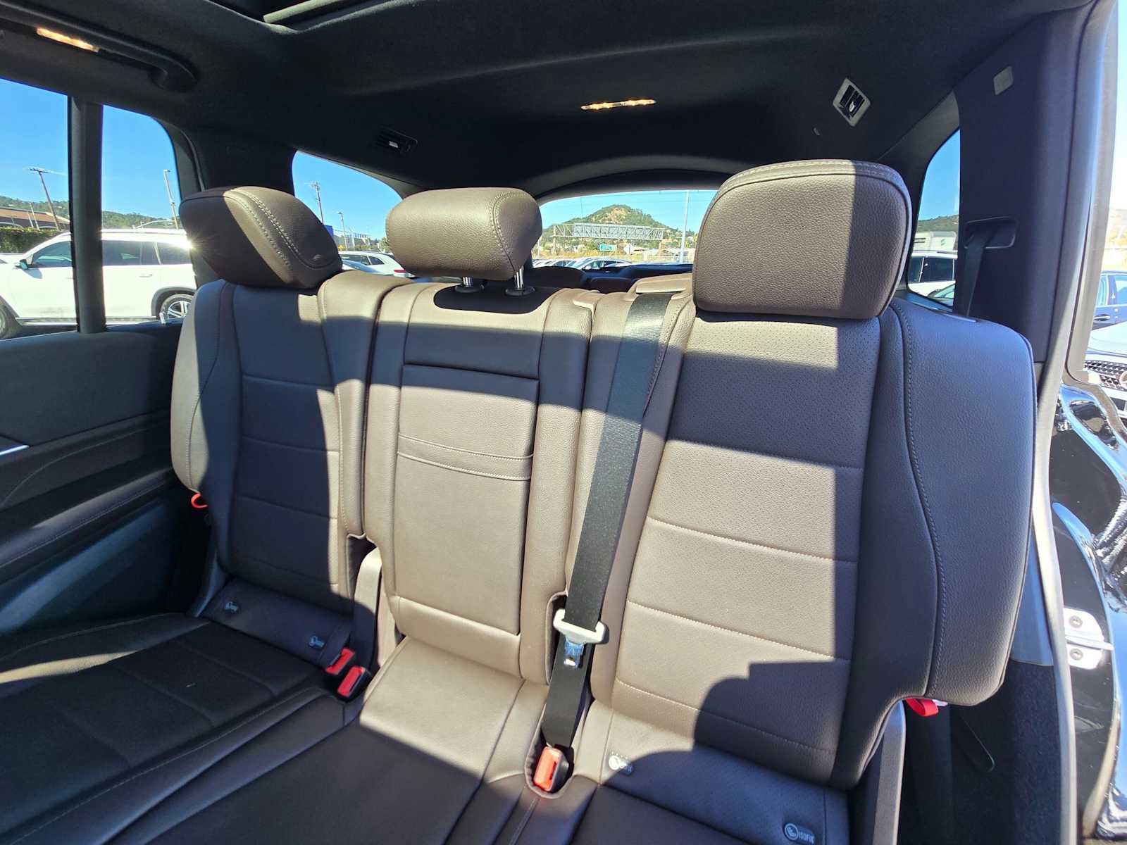 Used 2023 Mercedes-Benz GLS 450 4MATIC image 17