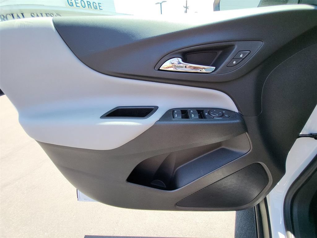 Used 2022 Chevrolet Equinox LS FWD image 13